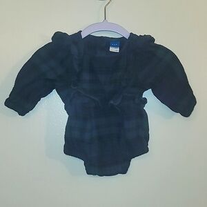 Old Navy baby girls flannel holiday onsie shoulder ruffles green and black LOT G
